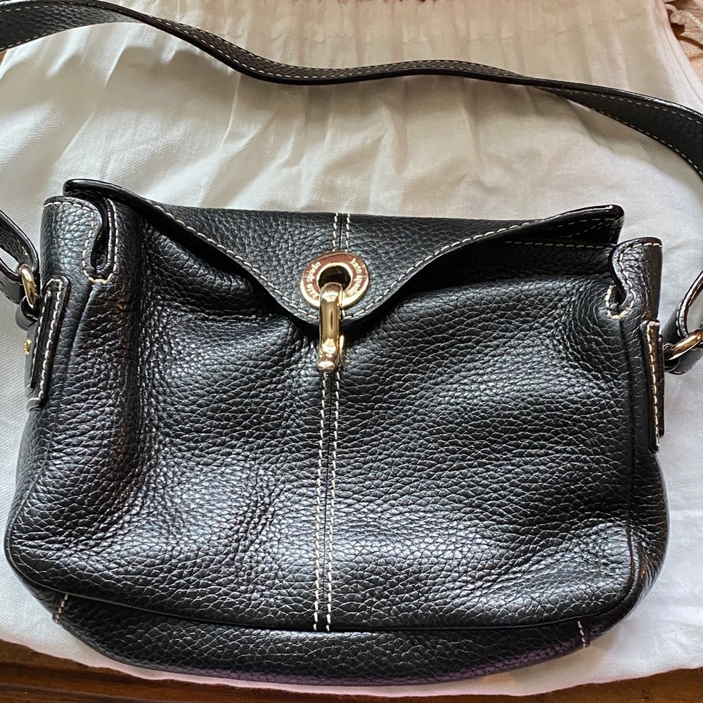 Elegant Black Leather Shoulder Bag